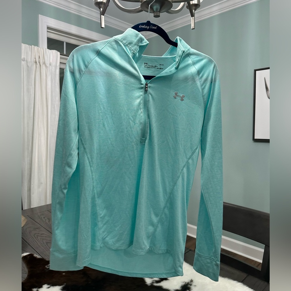 Under Armour!!! Light weight pull over, teal color